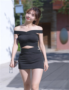 《用手指伸进去摸G点她感到疼-男生插曲女生视频完整》